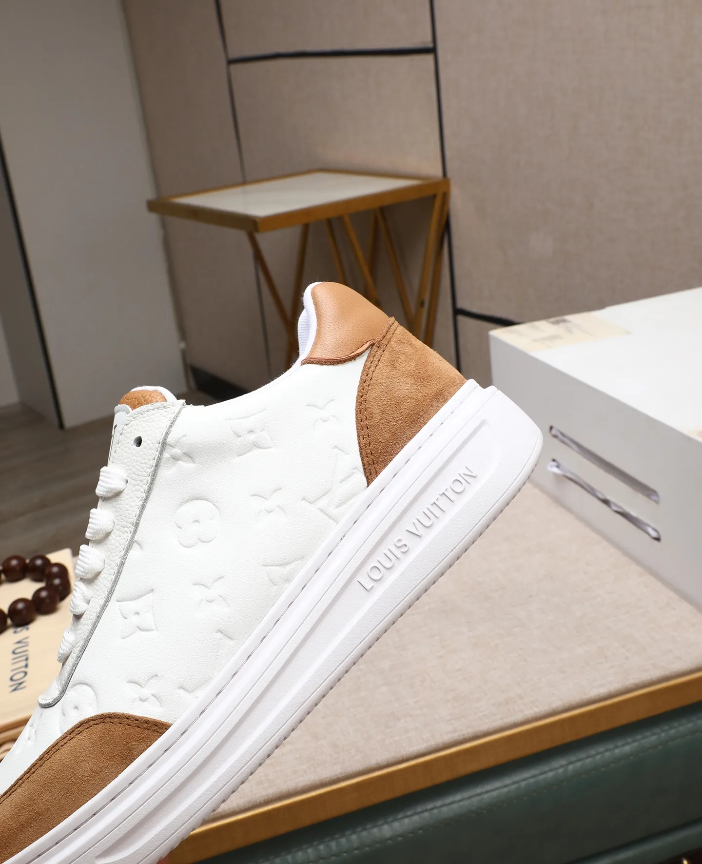 Men's shoes 💰540 📛📛【LOUIS VUITTON】Louis Vuitton new product👟Milan fashion catwalk style🇰🇾🇰🇾LV family logo, celebrity style, a must-have for fashionistas⚠️Classic presbyopia flower➕Water-dyed cow lining➕Special outsole👞Number 38-44 (45 46 custom-made)